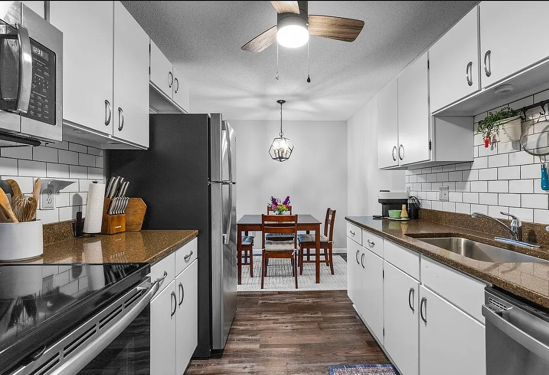 1 bed, 848 sqft, $1,350 — Photo 3