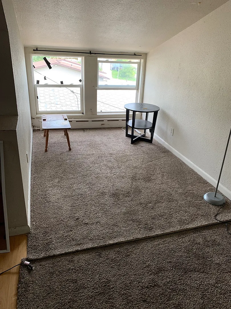 2103 E Rosser — Photo 4