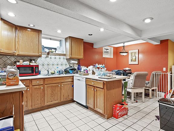 2nd image of 805 10th St W