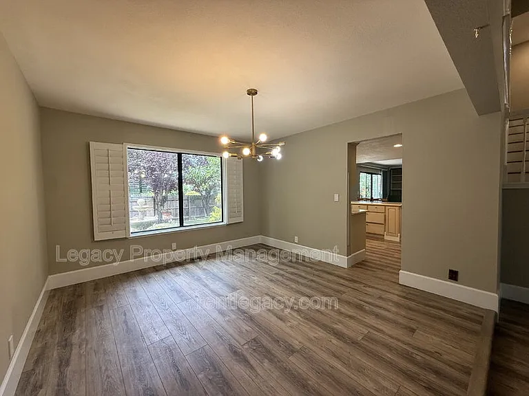 3209 Serra Way — Photo 8