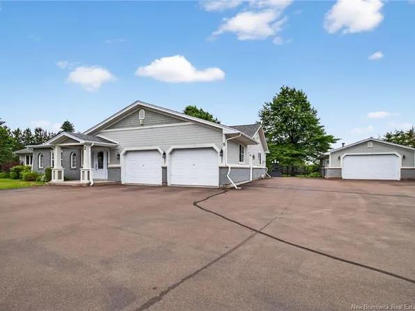 9 Stirling Cres, Moncton, NB E1G 4G5