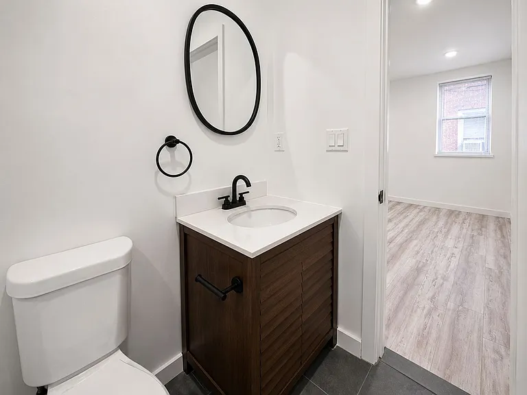 129 S 51st St #1F — Photo 10
