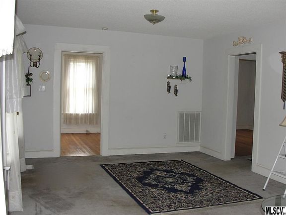5th image of 2132 13th Ave NE