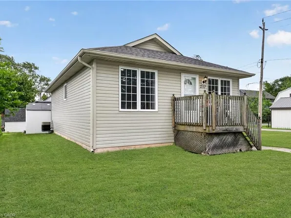 217 Pine St, Haldimand County, ON N1A 2L4