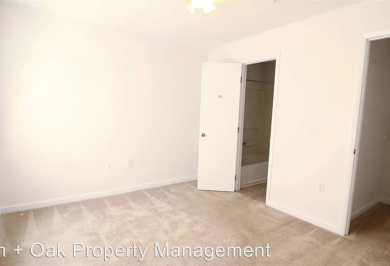 Room in 4 Bedroom Home at Collegiate Cir — Photo 2