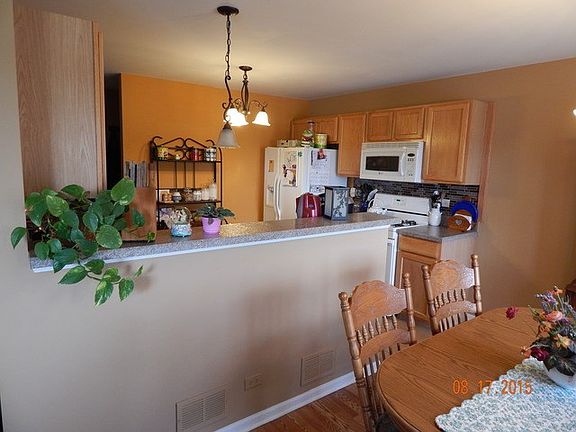 2nd image of 642 Winchester Ln
