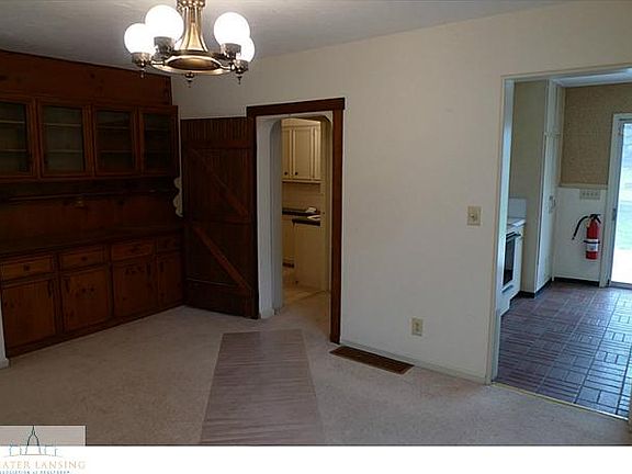 3rd image of 3836 Okemos Rd