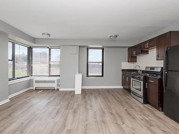 5th image of 7200 S Coles Ave #501