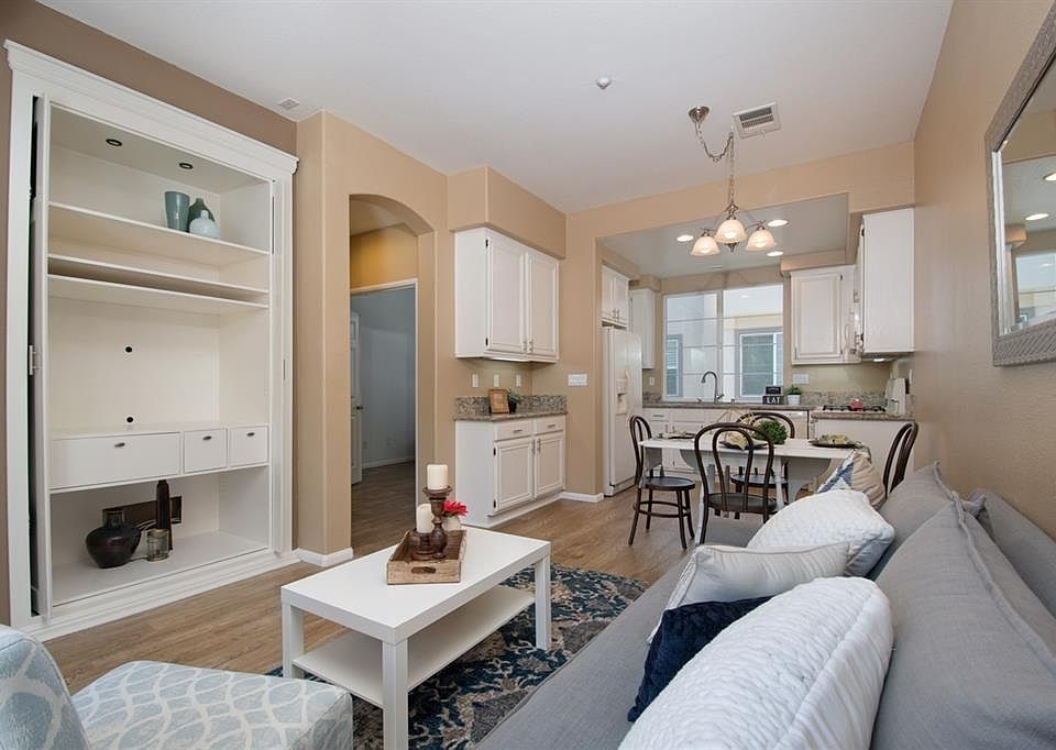 Living and kitchen