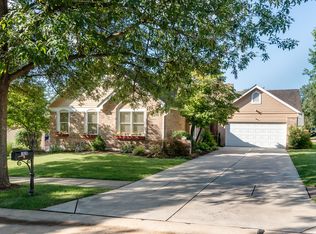 1826 Stone Canyon Cir, Ballwin, MO