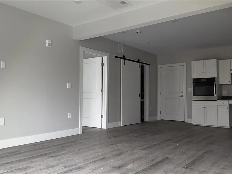 251 Sladen St #105 — Photo 5