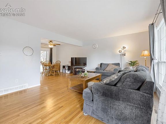 4th image of 1418 Wynkoop Dr