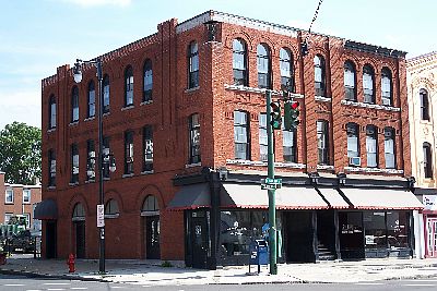 2nd image of 658 N Salina St APT 2