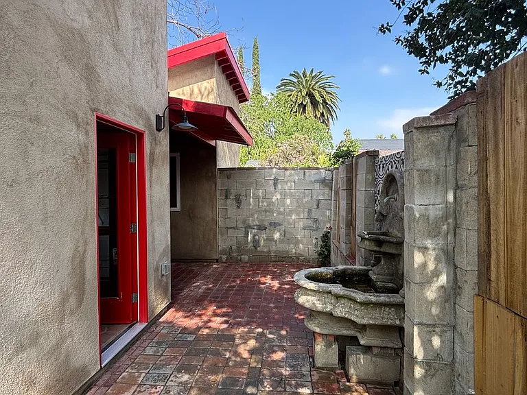 1802 N Raymond Ave — Photo 25