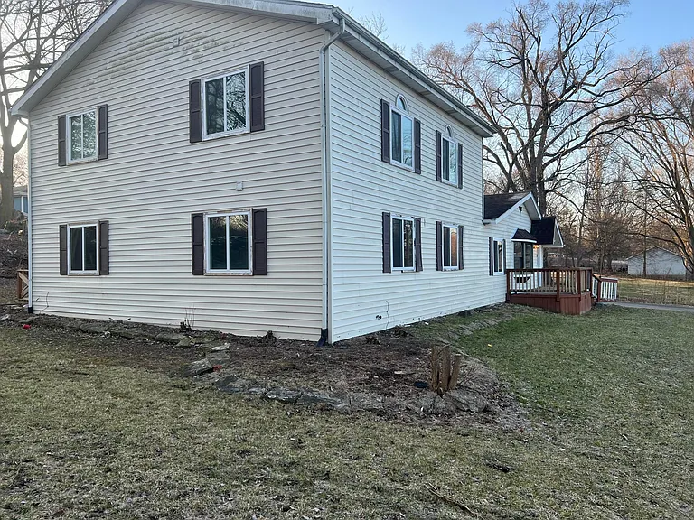 152 N Adams St — Photo 35