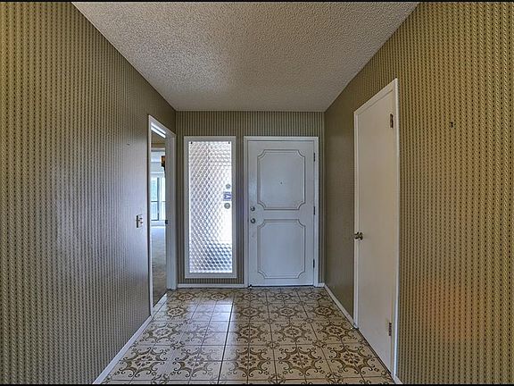 5th image of 3205 High Point Dr