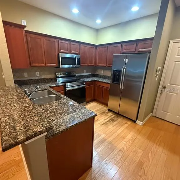 3069 Ashland Ln N — Photo 6