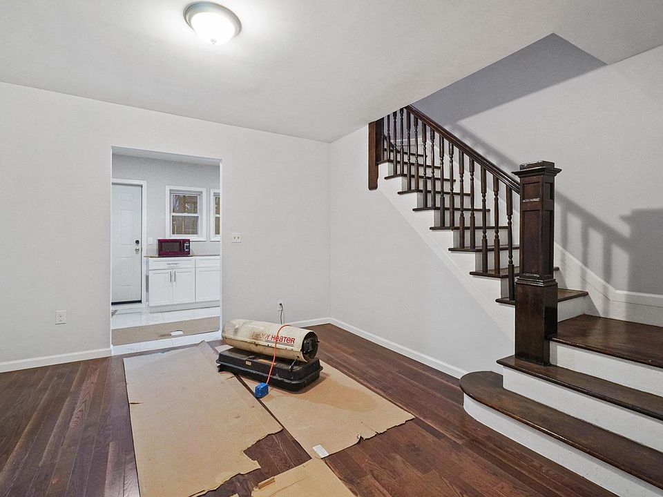 2nd image of 931 Revere Ave #B
