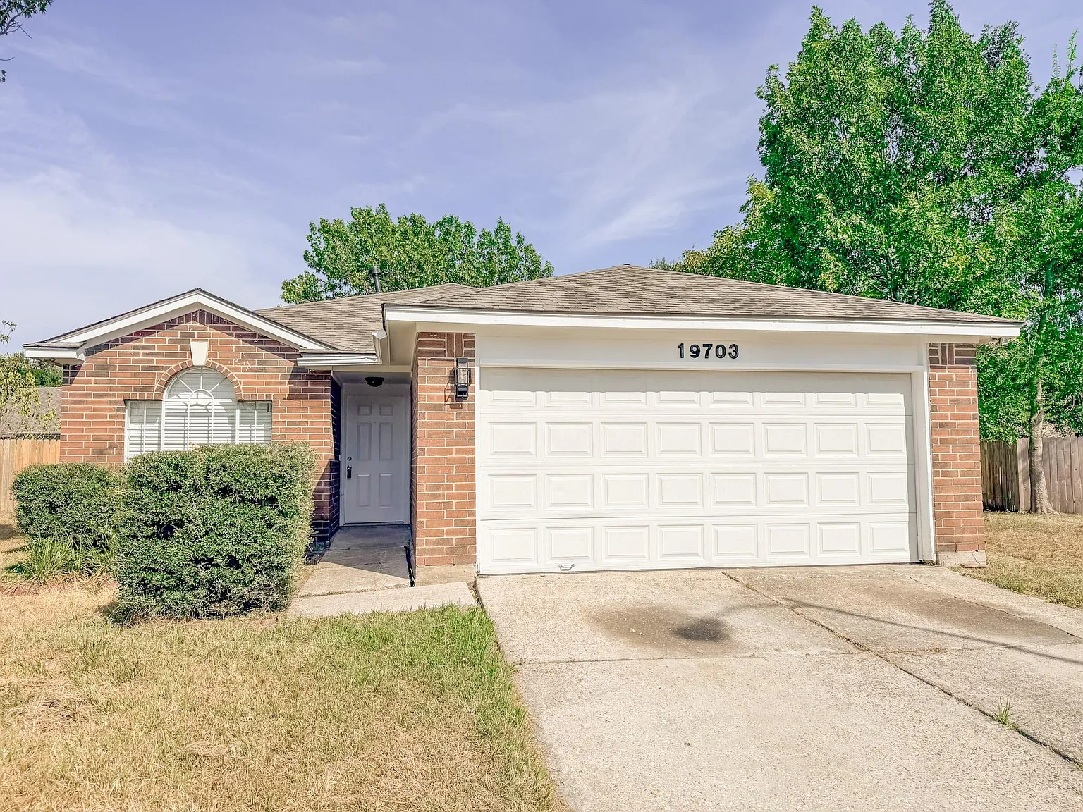 3 bed, 2.0 bath, 1240 sqft, $2,350 — Photo 1