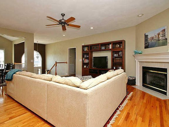 4th image of 8010 Amber Wood Ct