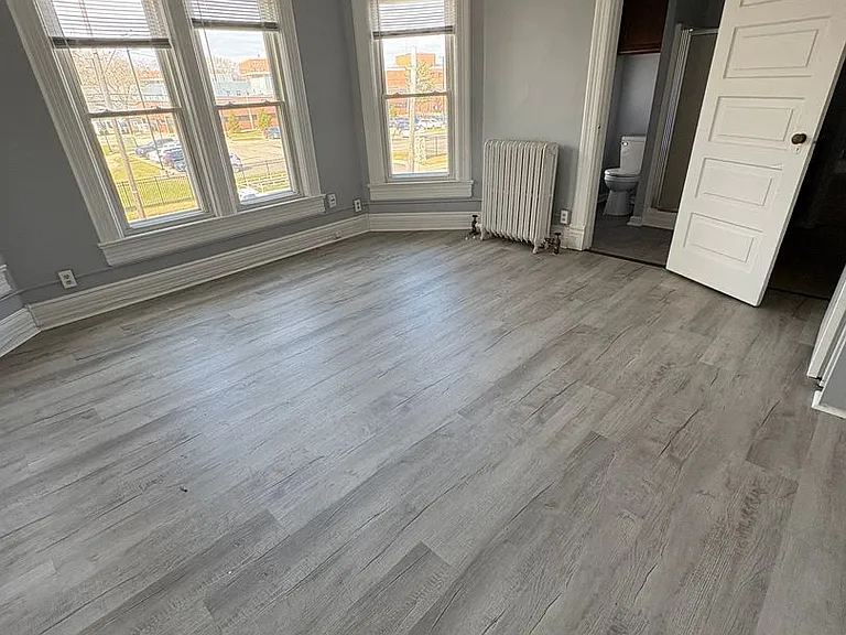 410 W Forest Ave — Photo 5