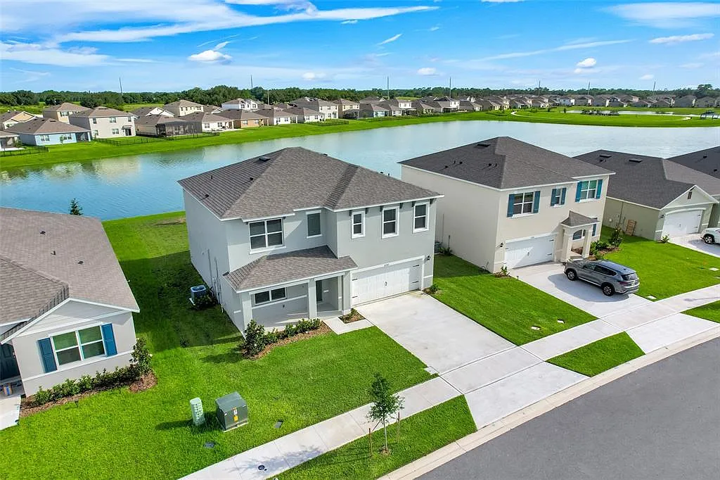 5 bed, 3.0 bath, 2601 sqft, $2,400 — Photo 4
