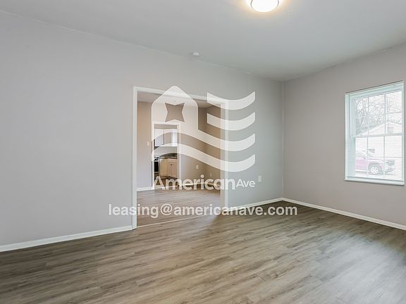866642_003_wm_-_living_room_13522891.jpg