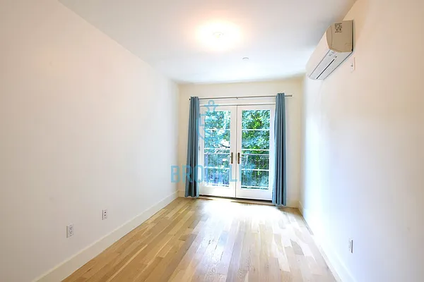 Rented by null | media 22