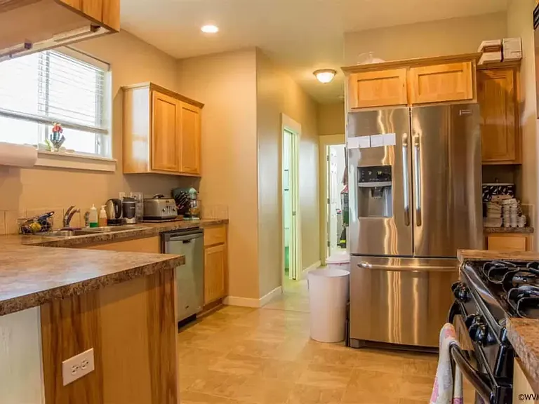 4823 SW Roseberry St — Photo 4