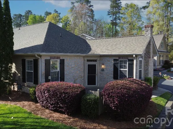 2726 Polo Club Blvd, Matthews, NC 28105