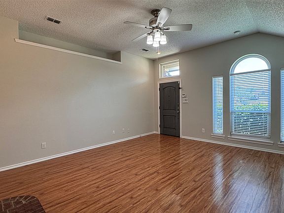 5th image of 3223 Renaissance Dr
