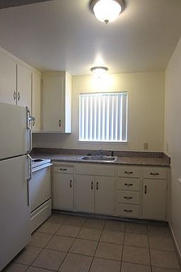 2nd image of 4734 Hamilton Ave APT 9