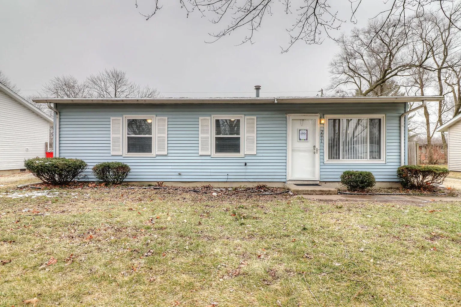 2011 Parkdale Dr photo 1