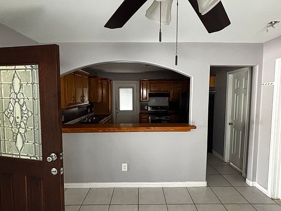3rd image of 7910 Brumblay St