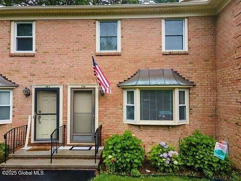 2nd image of 198 Williamsburg Court