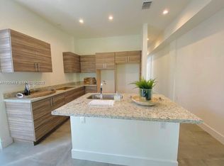 3653 SW 25th St, Miami, FL 33133