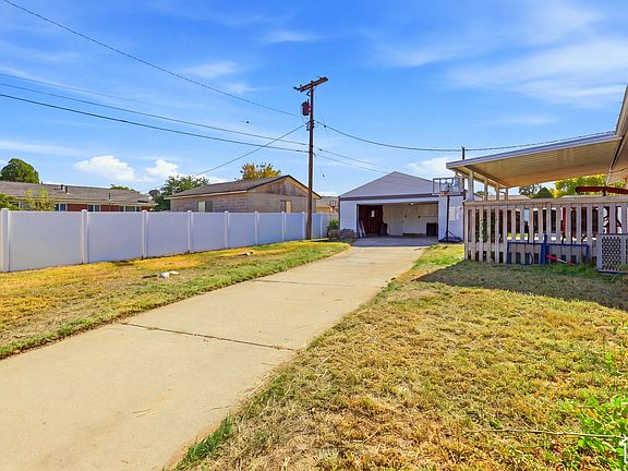 4th image of 3911 W Ridgecrest Cir