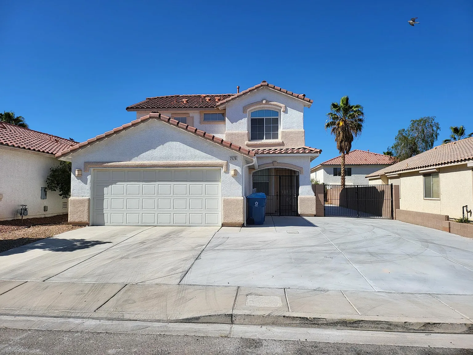 4 bed, 1668 sqft, $2,300 — Photo 1