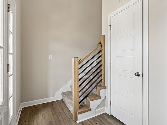 5th image of 1584 Malone Way