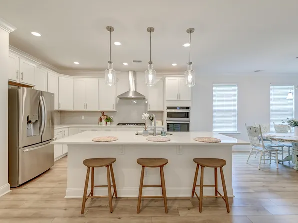 802 S Pointe Blvd, Summerville, SC 29483