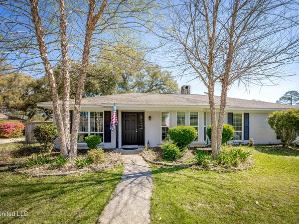 3410 Queen Elizabeth Dr, Ocean Springs, MS 39564