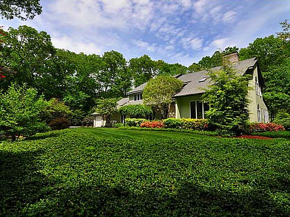 2nd image of 140 Woodbridge Dr