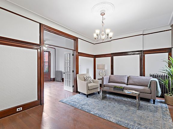 5th image of 1127 Washington St APT 3S