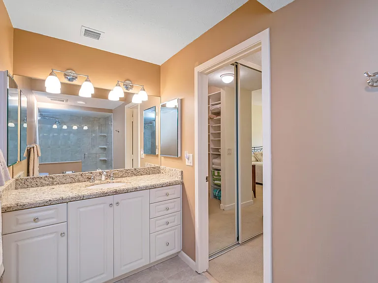 135 Old Meadow Way — Photo 14