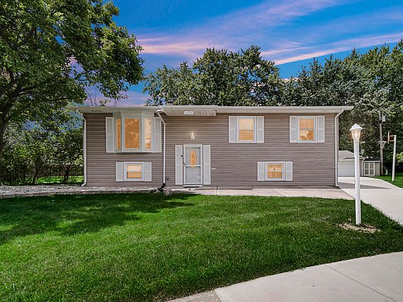 3rd image of 3430 Norman Pl