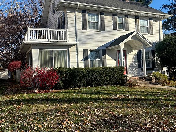 4th image of 3910 N Northwood Ave
