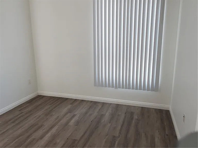 706 W 104th Pl — Photo 12