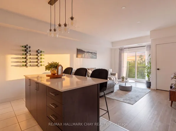 5 Chef Ln #406, Barrie, ON L9J 0J8