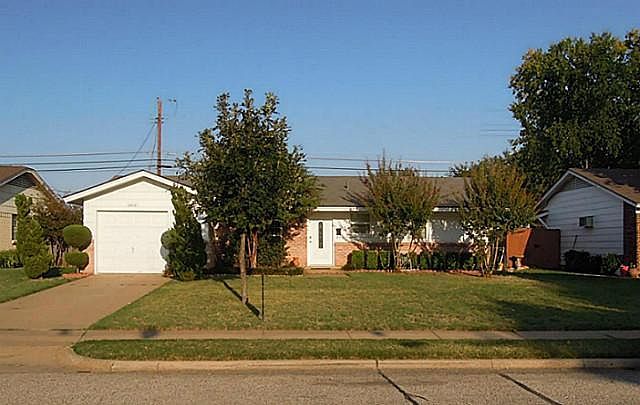 1st image of 2806 Stafford St