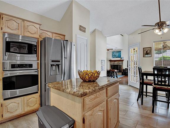 5th image of 725 Pine Lakes Dr